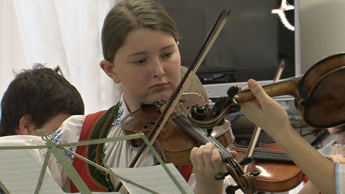 Cimbálová muzika ZUŠ Luhačovice postoupila do krajského kola Cimbálová muzika ZUŠ Luhačovice postoupila do krajského kola