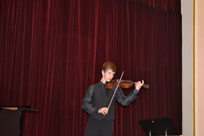 Koncert ZUŠ Luhačovice v Lázeňském divadle Koncert ZUŠ Luhačovice v Lázeňském divadle