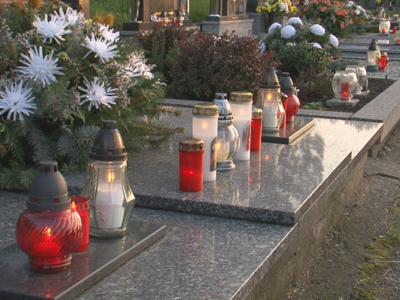 Dušičkový víkend opět doprovodí pobožnost na luhačovickém hřbitově Dušičkový víkend opět doprovodí pobožnost na luhačovickém hřbitově