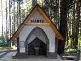 Na snímku pramen Marie, ke kterému křížová cesta vede Na snímku pramen Marie, ke kterému křížová cesta vede