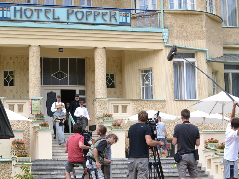 Lidé mohli opět v Luhačovicích zahlédnout prvorepublikové četníky. Natáčelo se Lidé mohli opět v Luhačovicích zahlédnout prvorepublikové četníky. Natáčelo se