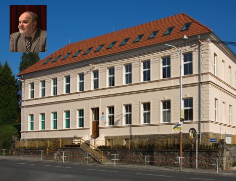 Ředitele luhačovické střední školy Zlínský kraj navrhl na medaili Ředitele luhačovické střední školy Zlínský kraj navrhl na medaili