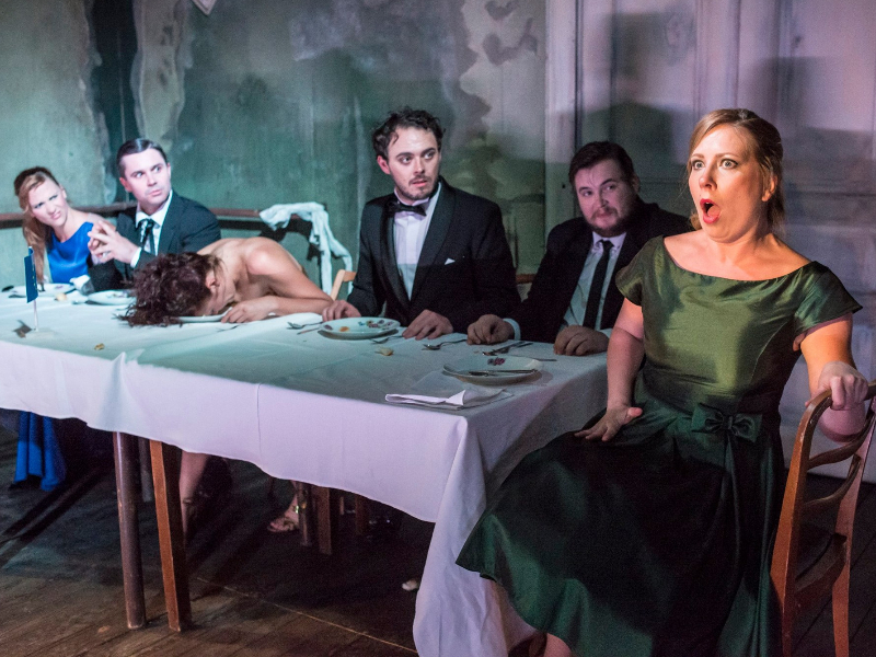 Foto ze hry Dobré mravy (MDZ) Foto ze hry Dobré mravy (MDZ)