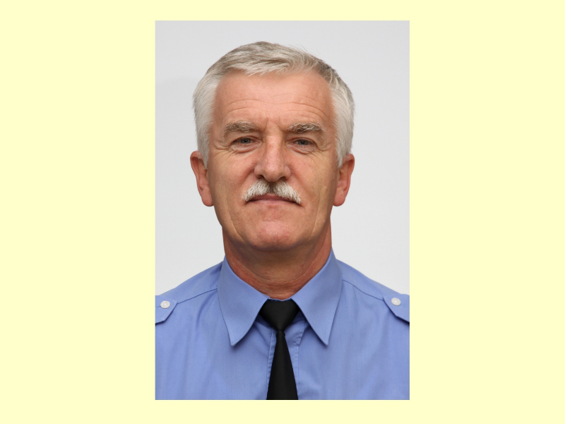„Strážníci chtějí působit hlavně preventivně. Represe nastává až v nutných případech,“ říká velitel luhačovické Městské policie Červenka „Strážníci chtějí působit hlavně preventivně. Represe nastává až v nutných případech,“ říká velitel luhačovické Městské policie Červenka