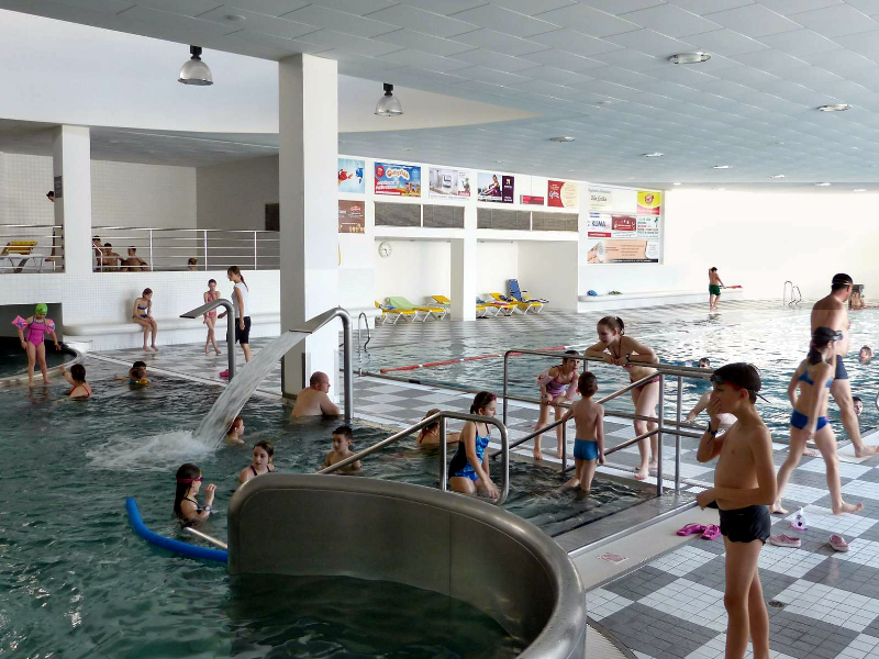 Tříkráloví koledníci a jejich asistenti si užili dopoledne na plovárně Luhačovice Tříkráloví koledníci a jejich asistenti si užili dopoledne na plovárně Luhačovice