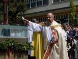 farář Wojcik při letošním svěcení pramenů farář Wojcik při letošním svěcení pramenů