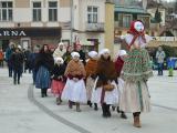 Folklorní soubor vynesl z města Mořenu, symbol zimy Folklorní soubor vynesl z města Mořenu, symbol zimy