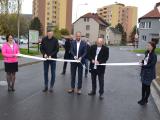 Zrekonstruovaná křižovatka byla symbolicky otevřena 7. 11. přestřižením pásky Zrekonstruovaná křižovatka byla symbolicky otevřena 7. 11. přestřižením pásky