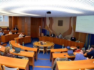Zastupitelé schválili rozpočtové provizorium a obecně závazné vyhlášky o poplatcích Zastupitelé schválili rozpočtové provizorium a obecně závazné vyhlášky o poplatcích