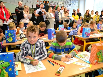 Luhačovičtí školáci zamířili opět do lavic, v místní ZŠ přivítali 34 prvňáčků Luhačovičtí školáci zamířili opět do lavic, v místní ZŠ přivítali 34 prvňáčků