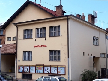 Pokračují společné kroky Luhačovic a Zlínského kraje k opravě sokolovny Pokračují společné kroky Luhačovic a Zlínského kraje k opravě sokolovny