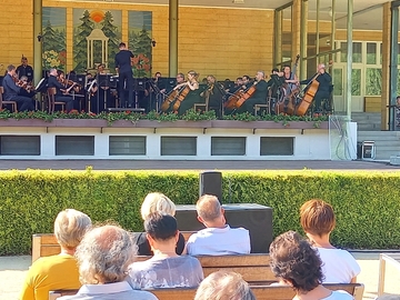 VIDEO: Kolonádní koncerty zahájilo vystoupení filharmoniků VIDEO: Kolonádní koncerty zahájilo vystoupení filharmoniků