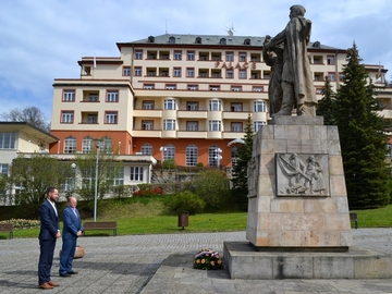 Luhačovice si připomenou výročí osvobození, představitelé města uctili památku padlých Luhačovice si připomenou výročí osvobození, představitelé města uctili památku padlých