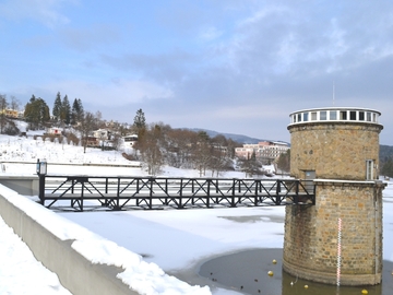 Na zamrzlé vodní plochy zatím nevstupujte, upozorňuje Povodí Moravy Na zamrzlé vodní plochy zatím nevstupujte, upozorňuje Povodí Moravy