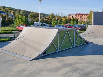 Skatepark v Luhačovicích by se mohl brzy otevřít, město nechalo hřiště odhlučnit Skatepark v Luhačovicích by se mohl brzy otevřít, město nechalo hřiště odhlučnit
