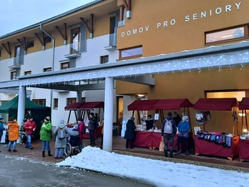 Návštěvníci Zimní slavnosti podpořili onkologické centrum KNTB ve Zlíně Návštěvníci Zimní slavnosti podpořili onkologické centrum KNTB ve Zlíně