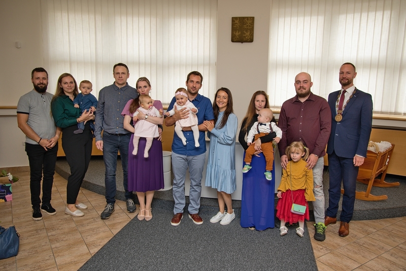 Starosta přivítal na radnici 11 nových občánků města Luhačovice  
