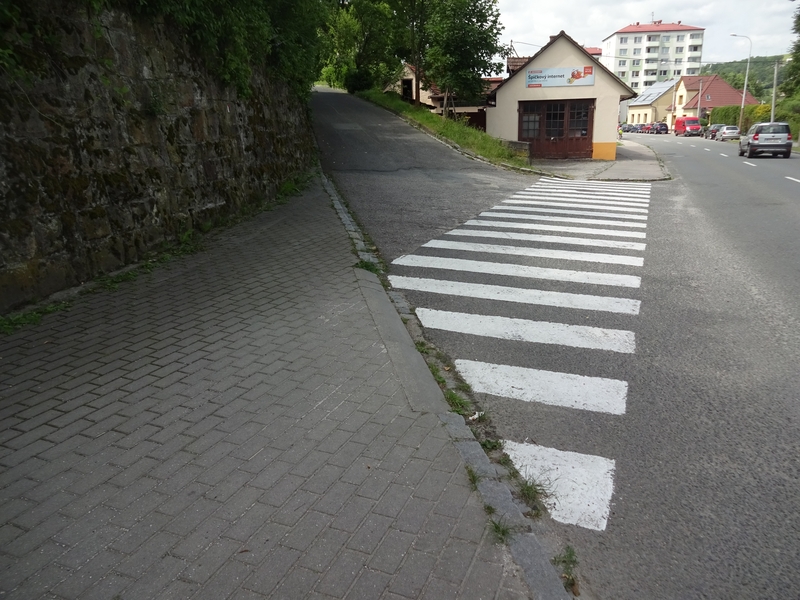 Oprava chodníku v Masarykově ulici může začít, dotace byla schválena Oprava chodníku v Masarykově ulici může začít, dotace byla schválena