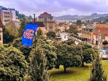 Město Luhačovice vyvěsilo moravskou vlajku Město Luhačovice vyvěsilo moravskou vlajku