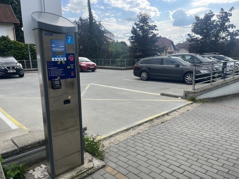 V Luhačovicích lze nově za parkování zaplatit mobilem V Luhačovicích lze nově za parkování zaplatit mobilem